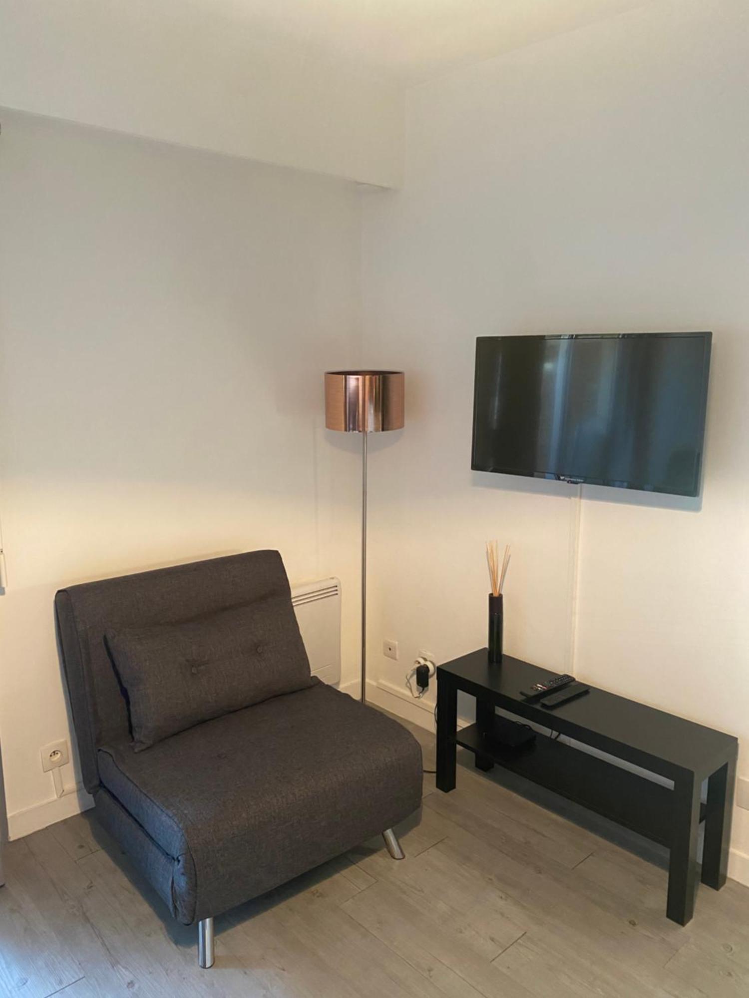 Appartement Beau Proche Mer, Gare Et Commerces Antibes